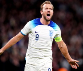 九游体育-凯恩连续三场比赛得分超过重要助攻，西班牙队不断突破！再创辉煌时刻(王楚钦谈球拍受损)