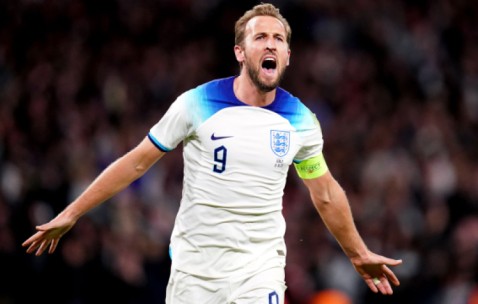 九游体育-凯恩连续三场比赛得分超过重要助攻，西班牙队不断突破！再创辉煌时刻(王楚钦谈球拍受损)